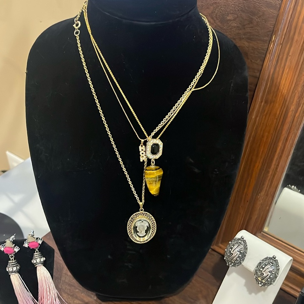 Necklace - Live Show Listing